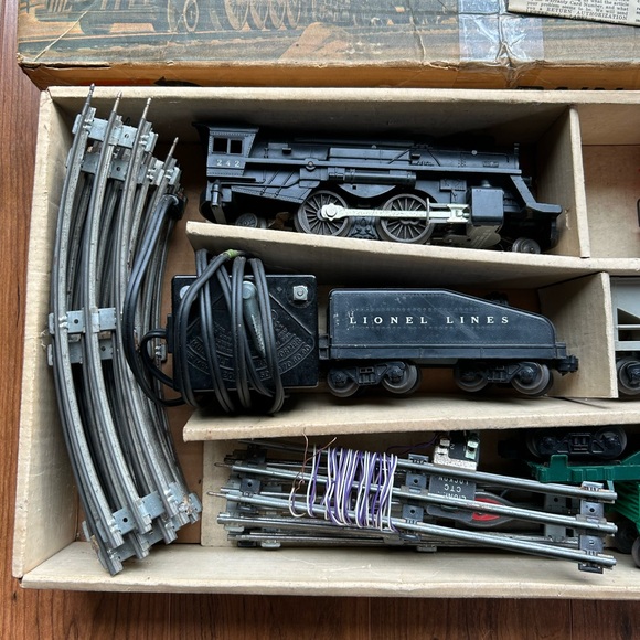 Vintage 1960s Lionel Electric Train Set - Picture 3 of 7